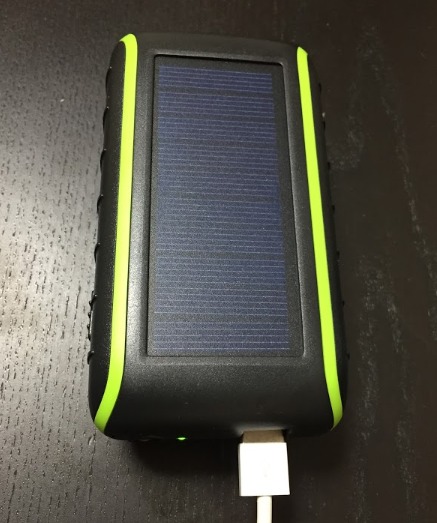 ソーラー充電できるモバイルバッテリーChargi-Q mini（チャージックミニ）